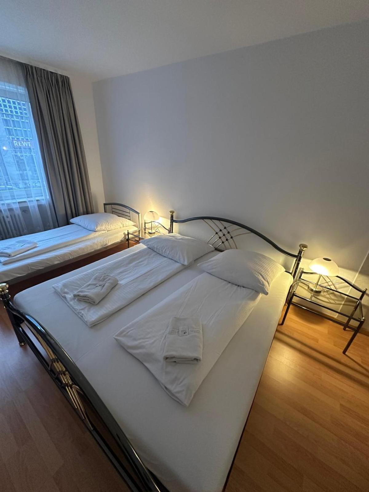 Hotel-Pension Asta Μόναχο Εξωτερικό φωτογραφία