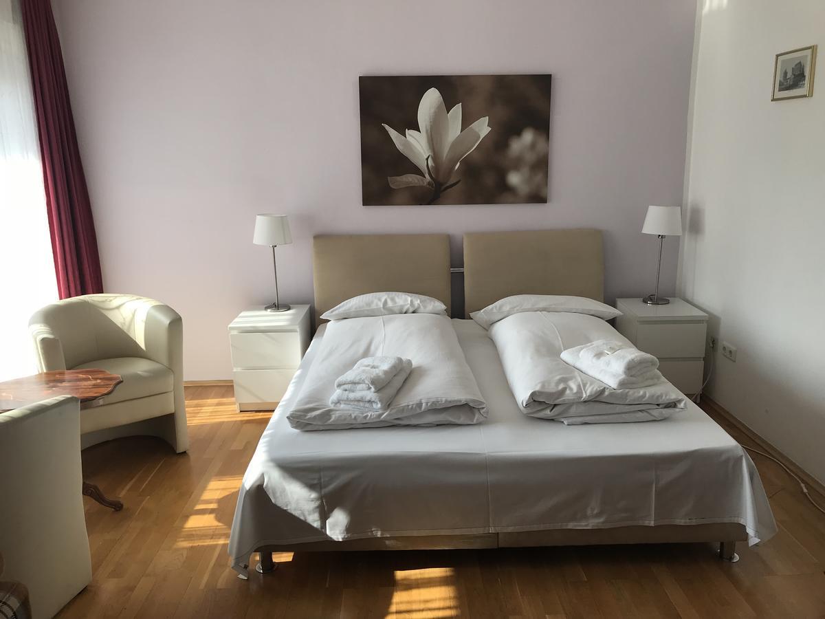 Hotel-Pension Asta Μόναχο Εξωτερικό φωτογραφία