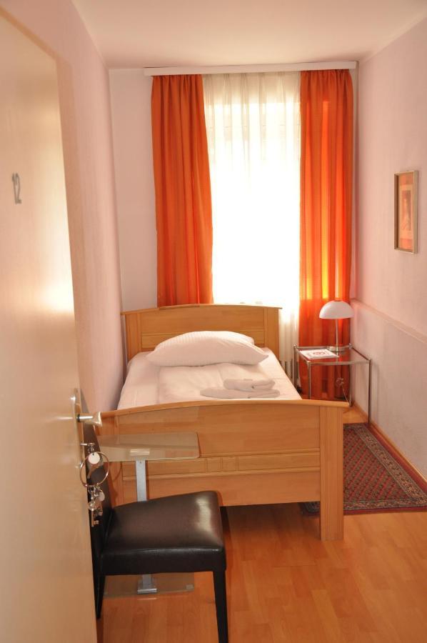 Hotel-Pension Asta Μόναχο Εξωτερικό φωτογραφία